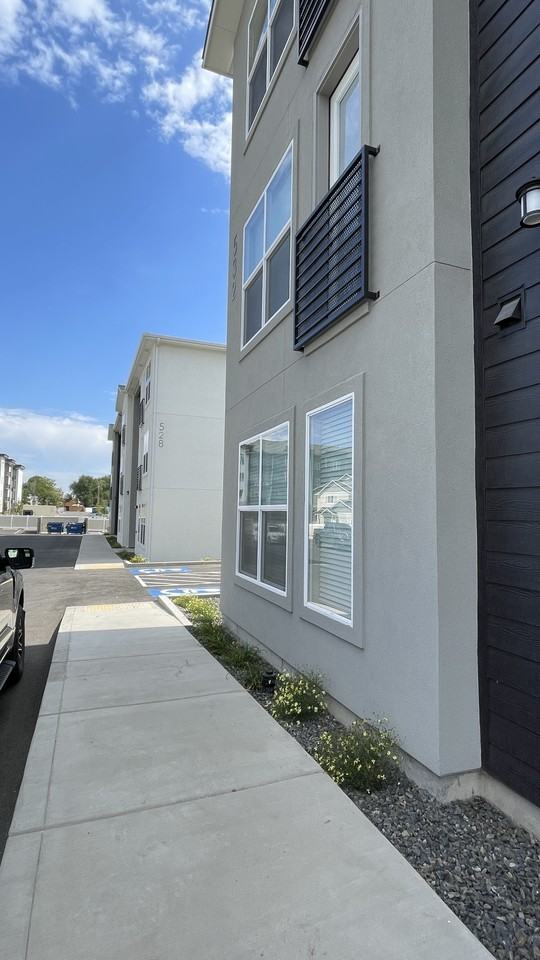 532 North 44th Street - Photo 3 of 20
