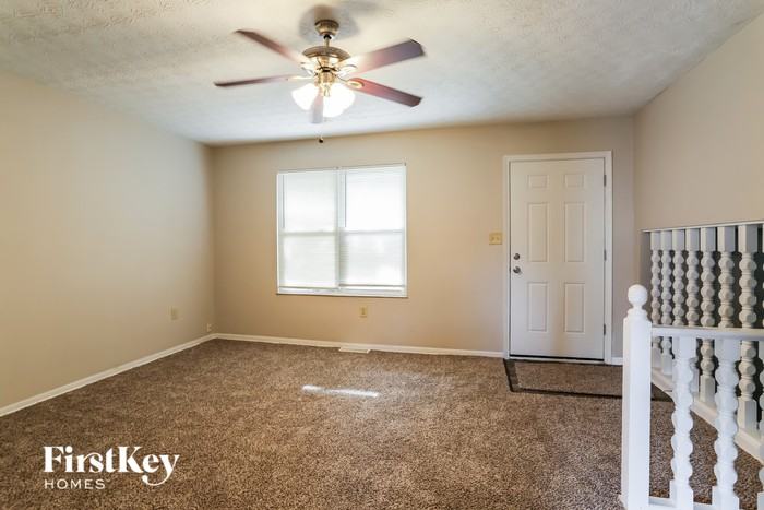 2872 Liberty Bell Ln - Photo 3 of 15