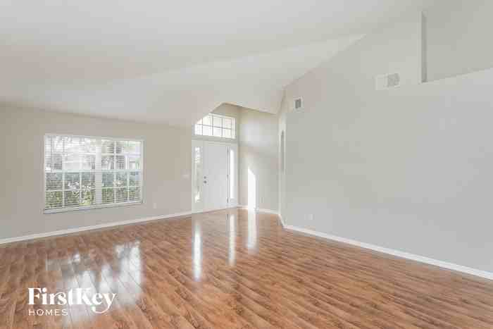1523 Sweetspire Dr - Photo 3 of 15