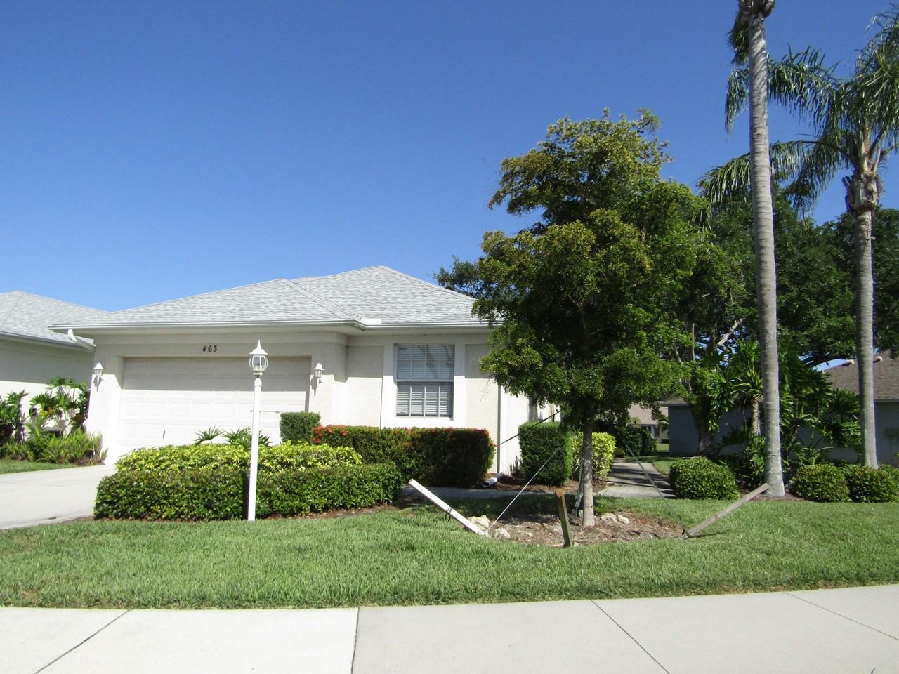 463 Bermuda Isles Cir #NA - Photo 2 of 28