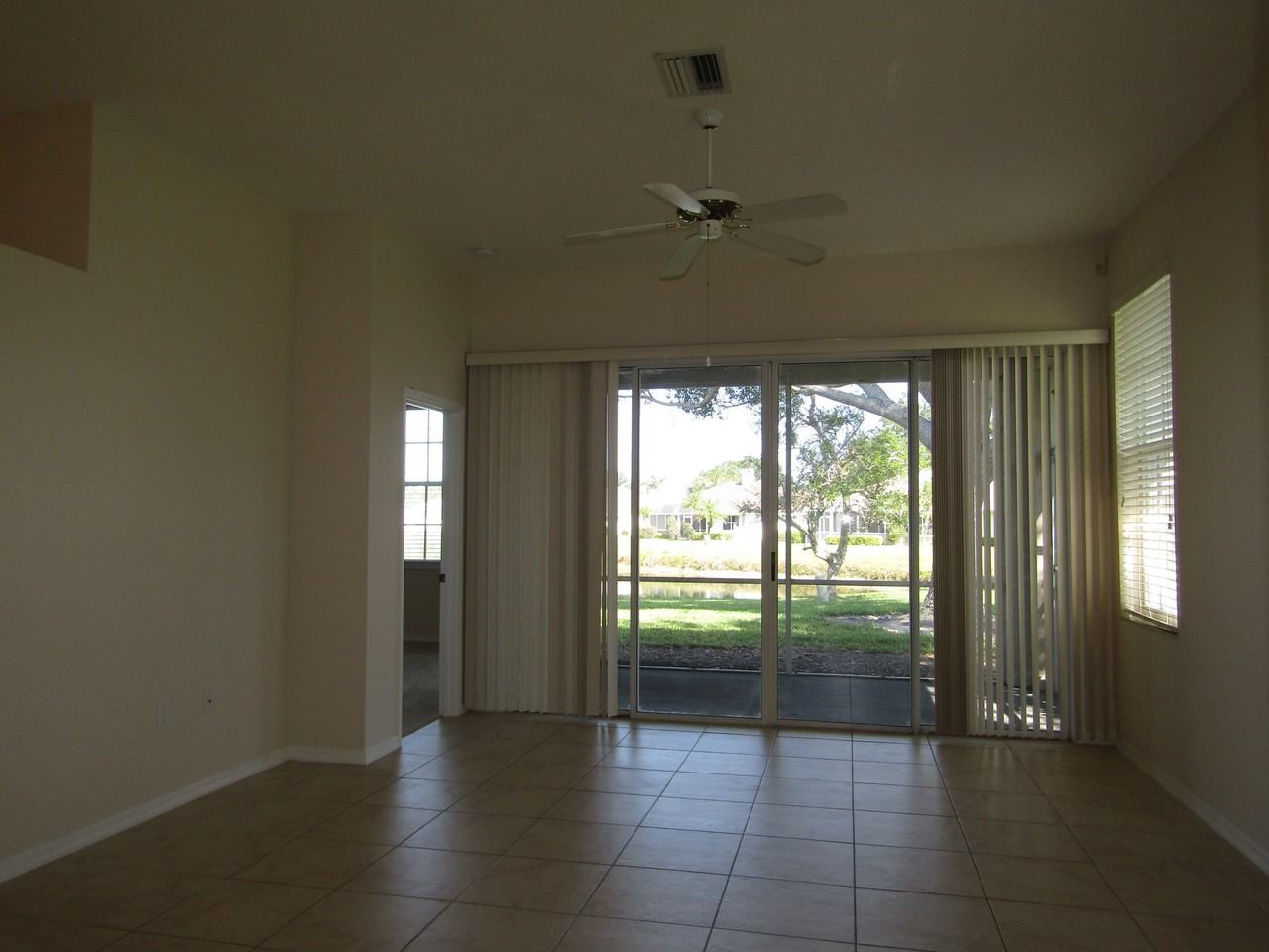 463 Bermuda Isles Cir #NA - Photo 3 of 28