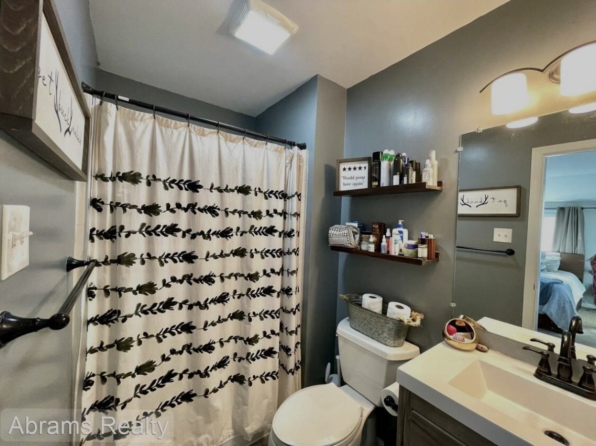 5552 Aurora Dr #NA - Photo 2 of 14