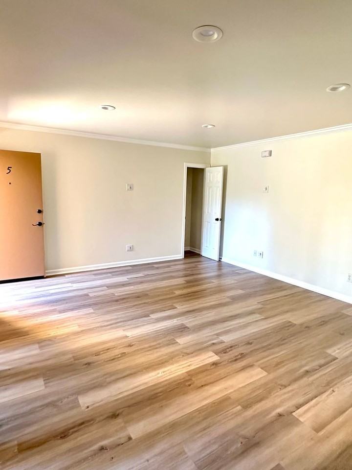 Loma Village Apartments - Photo 5 of 44