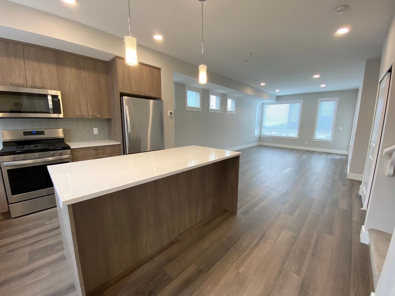 3 bed/3 bath Townhouse in Lake Country - Photo 3 of 17