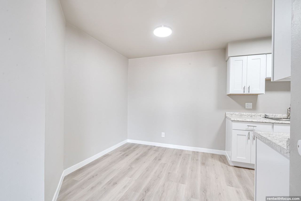 EVERGREEN PLACE - Photo 4 of 22