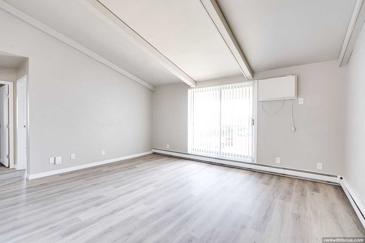 EVERGREEN PLACE - Photo 5 of 22