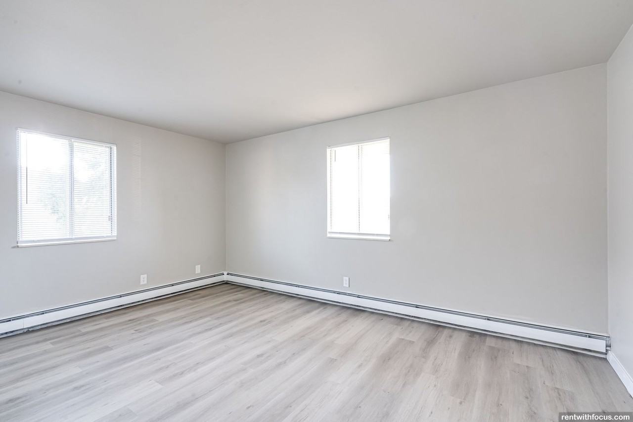 EVERGREEN PLACE - Photo 7 of 22