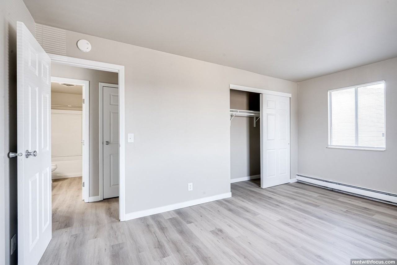 EVERGREEN PLACE - Photo 7 of 26
