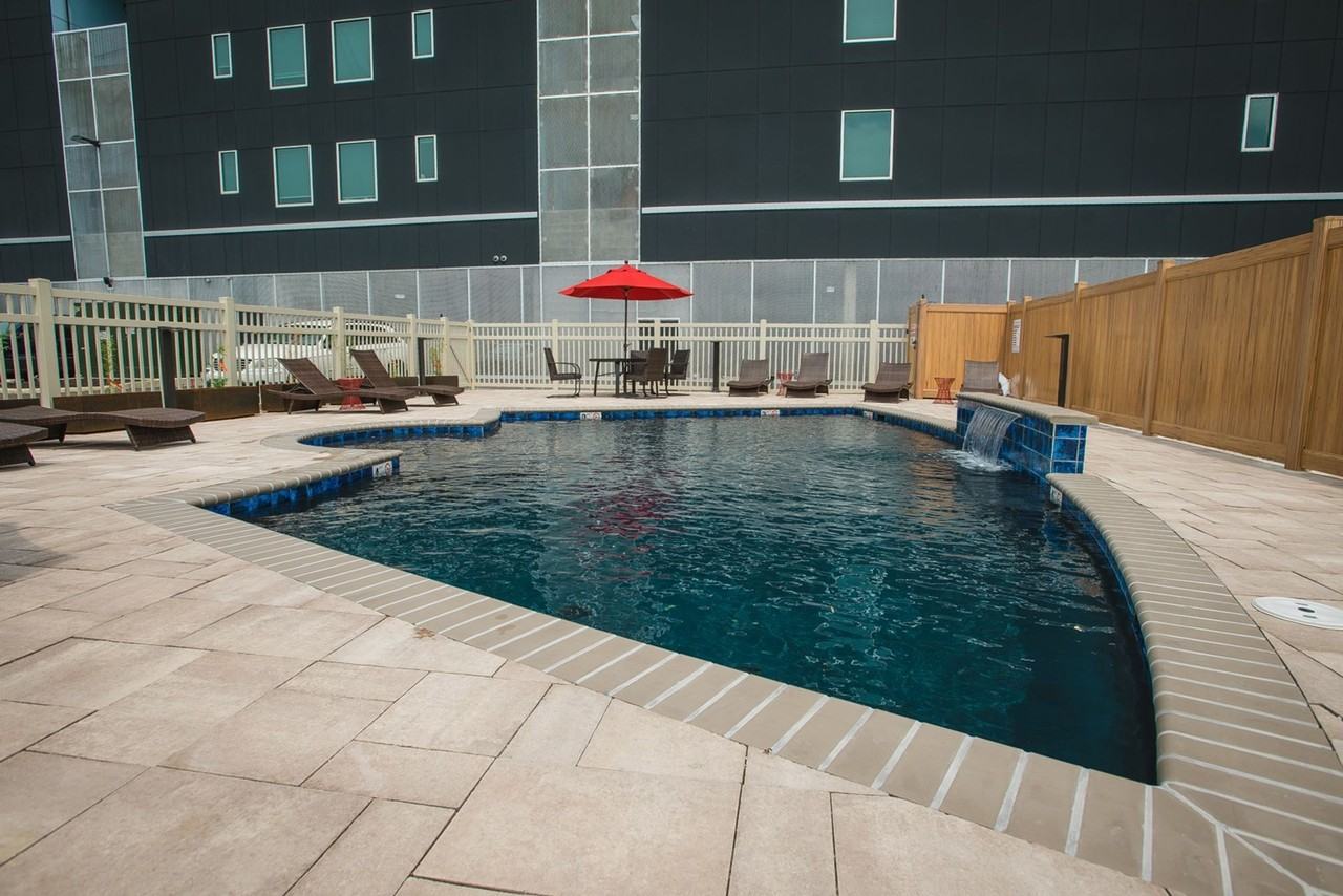 500 Hull Street - Photo 3 of 11