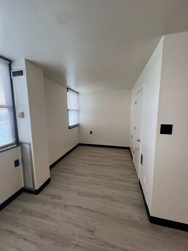 The Regency at St. Louis Apartments - Photo 3 of 22