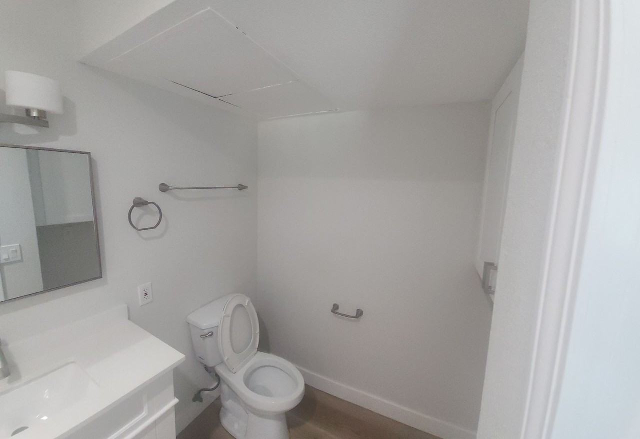 Georgia Regency Senior Apartments - Photo 5 of 27