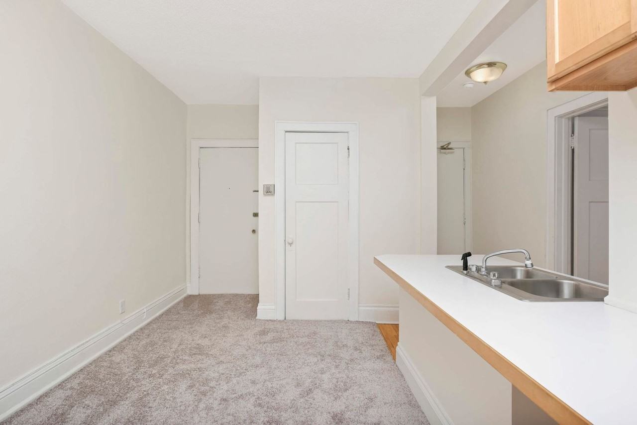 2875 Irving - Photo 4 of 27
