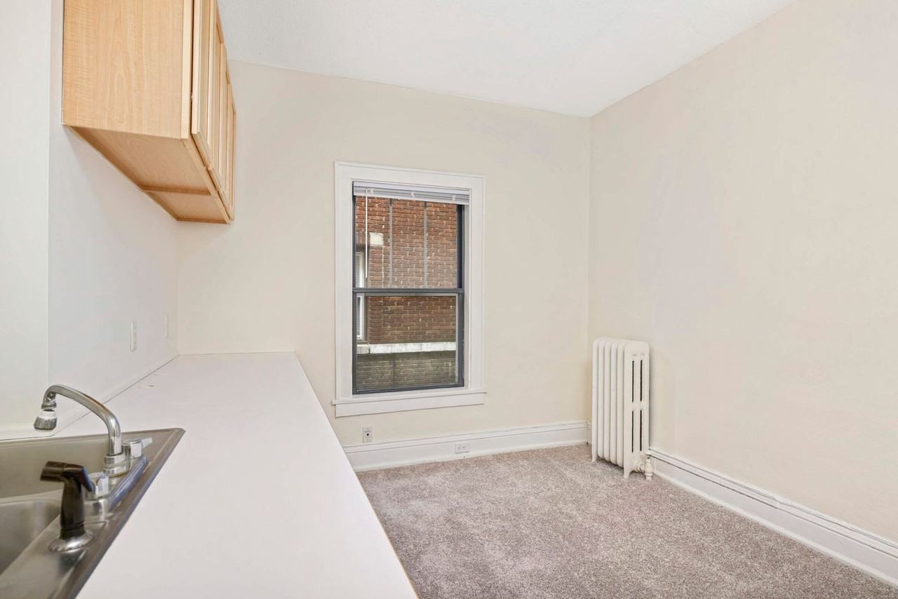 2875 Irving - Photo 5 of 27