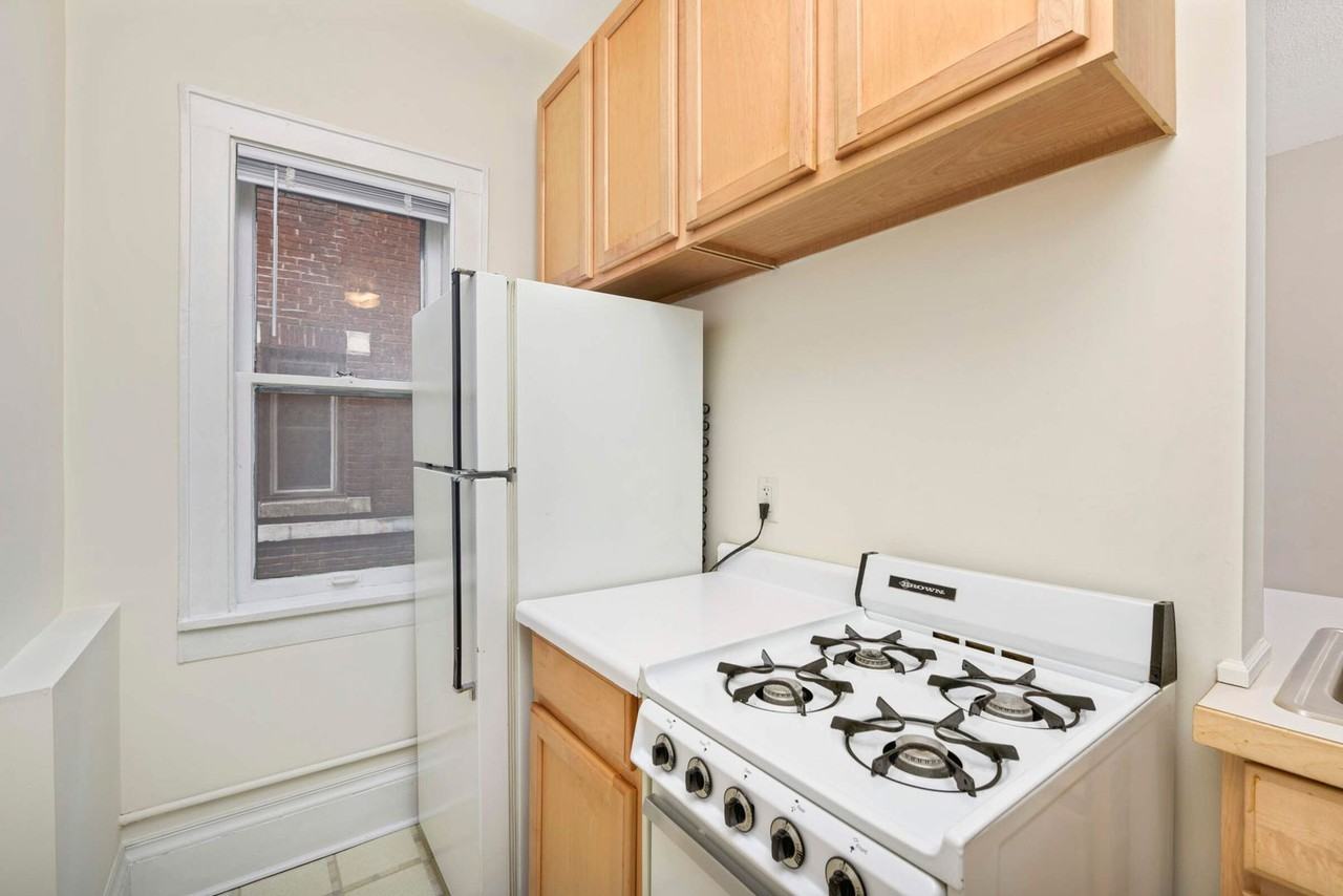 2875 Irving - Photo 7 of 27