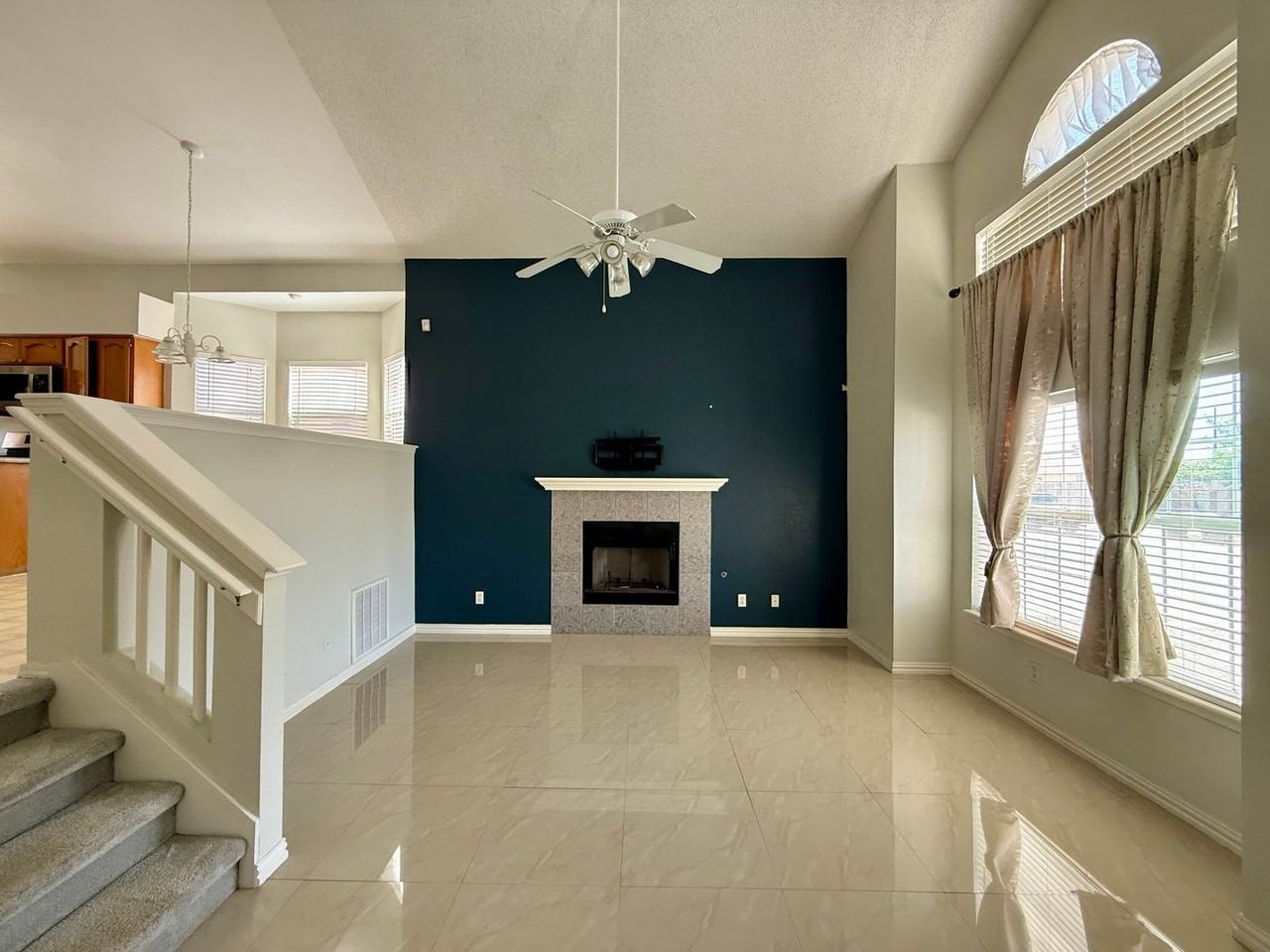 701 Linda Johnson - Photo 2 of 16