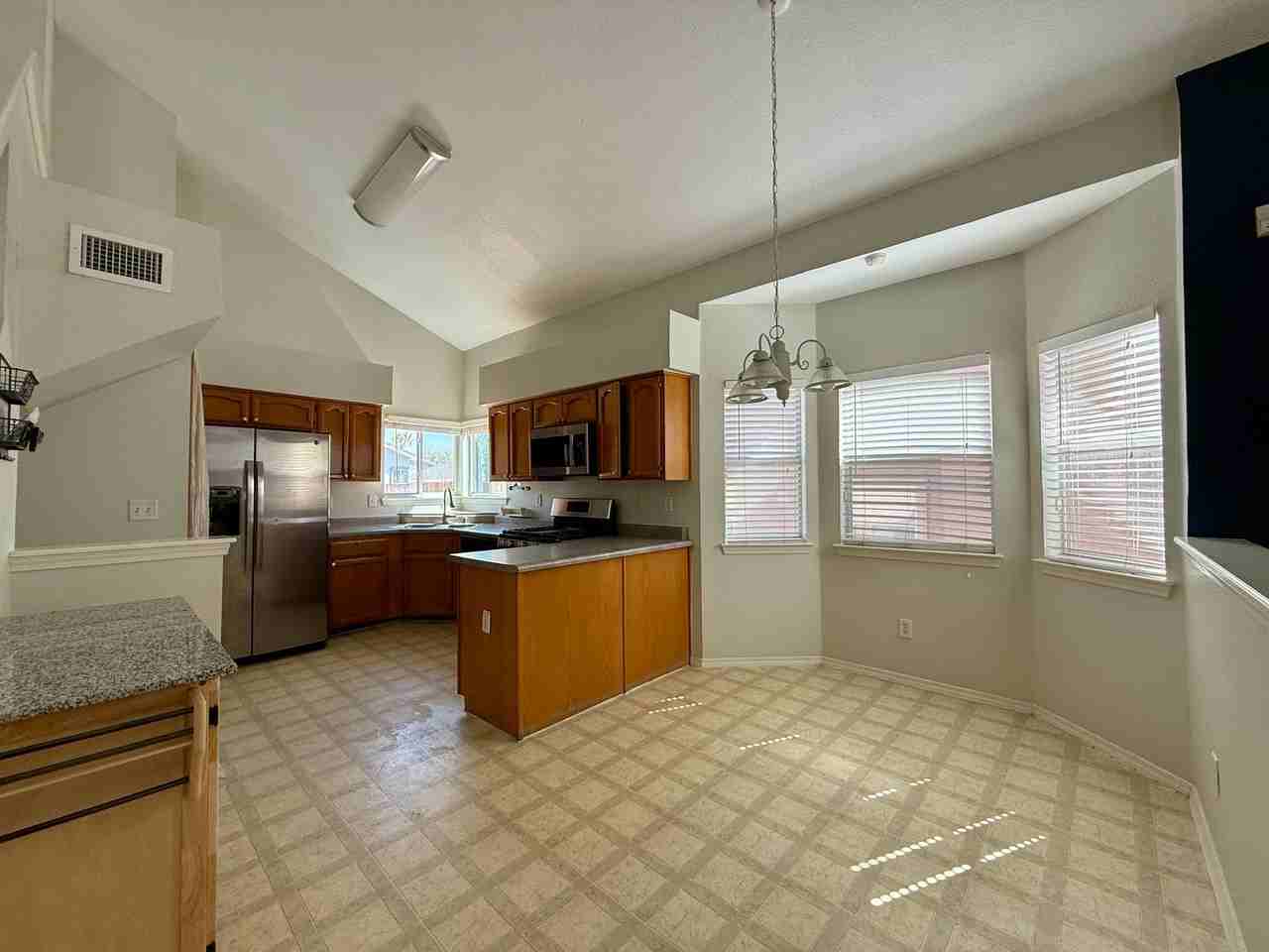 701 Linda Johnson - Photo 4 of 16