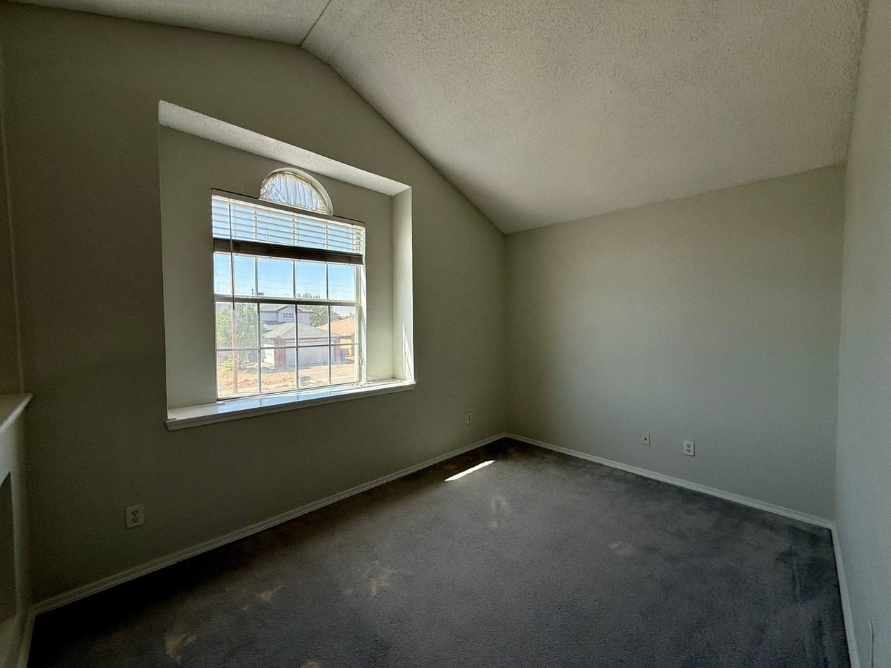 701 Linda Johnson - Photo 7 of 16