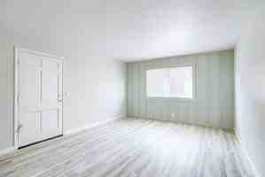 featured image of 1330 S 30th Ave