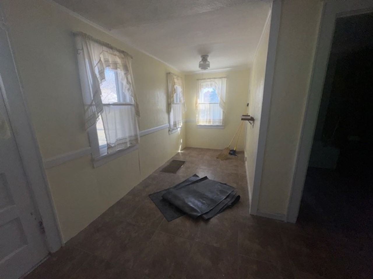 706 S Lake Ave - Photo 4 of 11