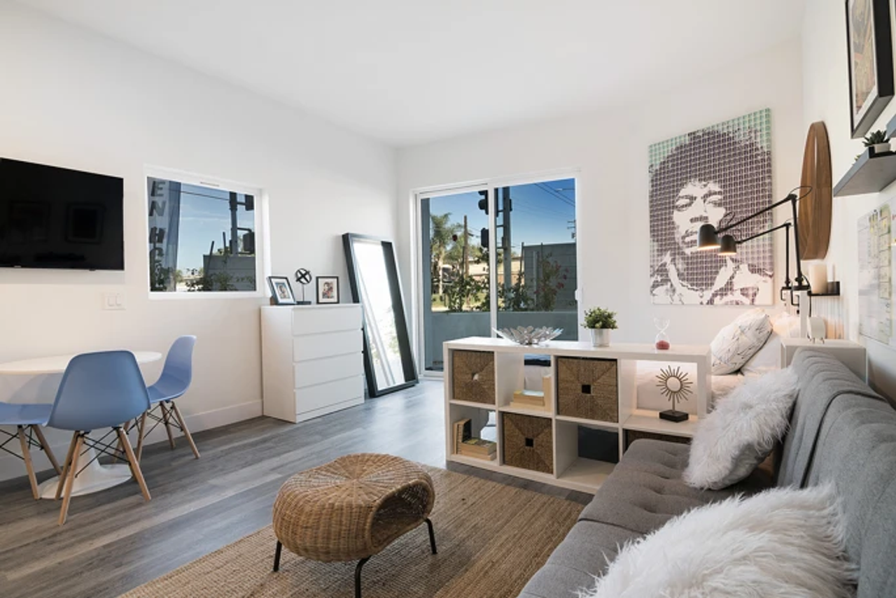 Cocoon 20 - Photo 2 of 11