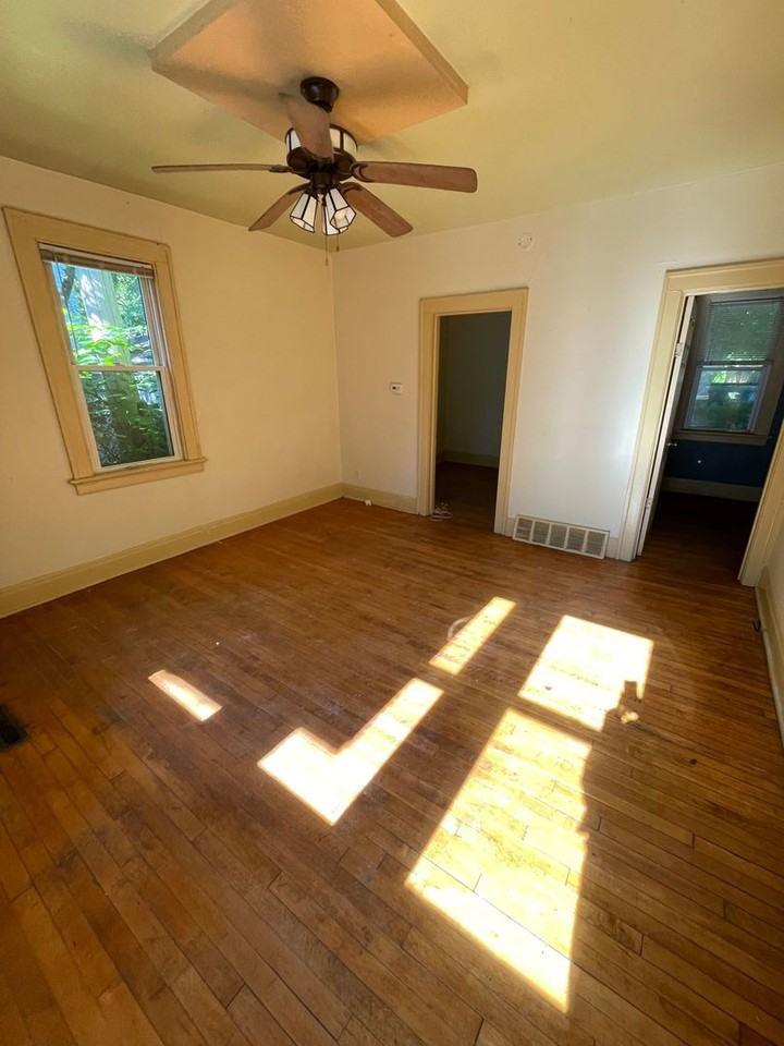 1821A N Pulaski St - Photo 3 of 23