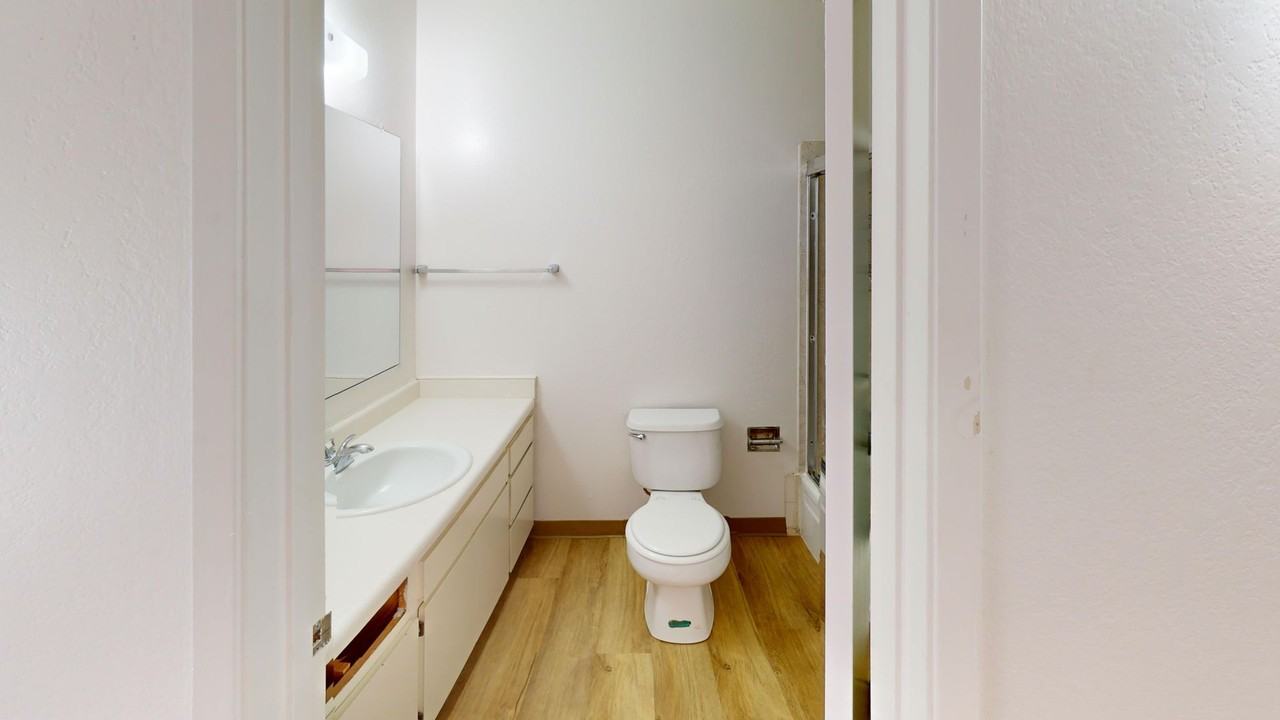 Kingwood Apartments - Photo 7 of 10