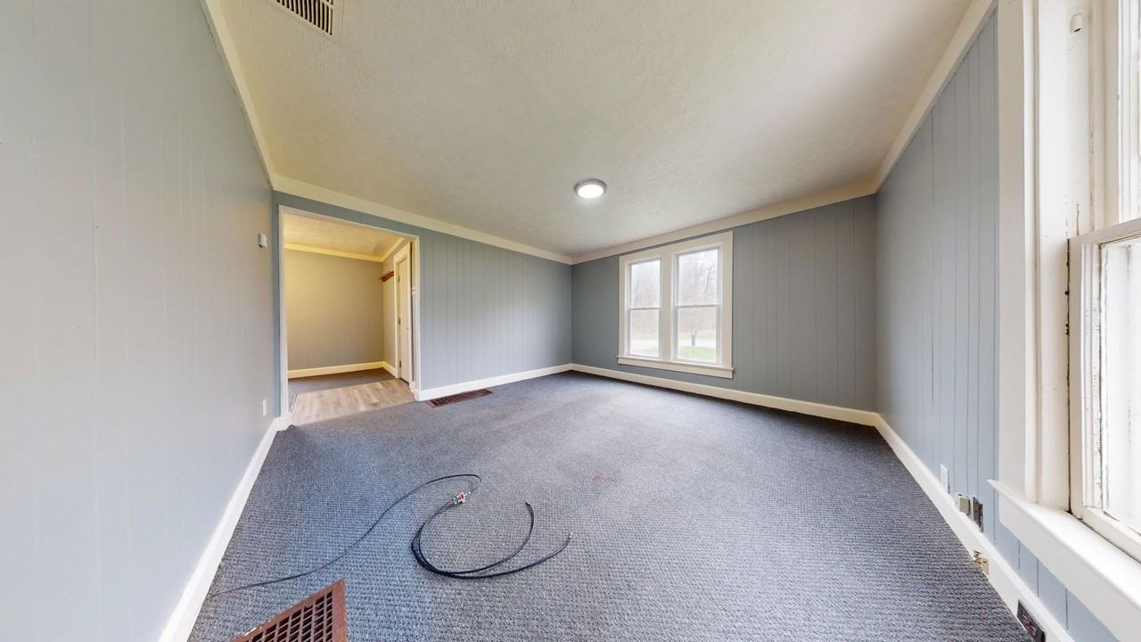 430 Harmon Ave - Photo 6 of 11