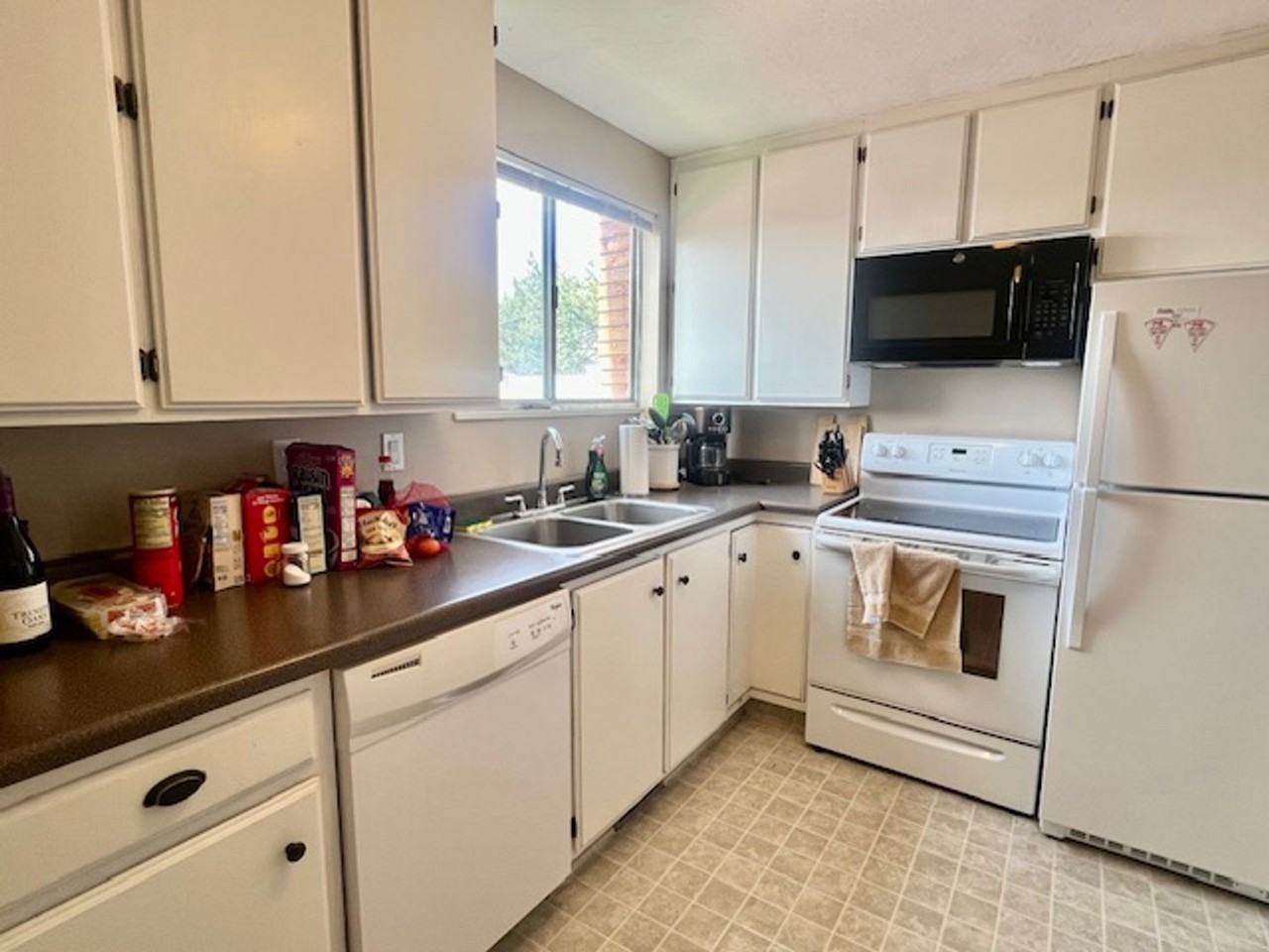 1219 E Cottonwood Hills Dr #4 - Photo 2 of 13