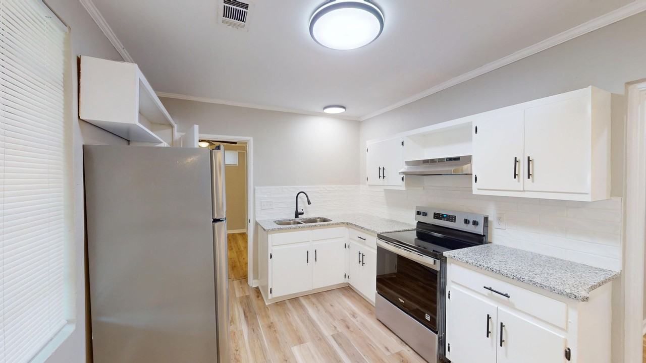 237 S Northington St - Photo 7 of 20