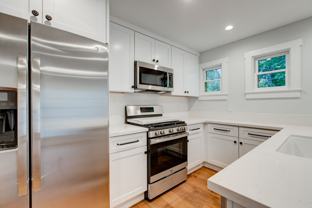 261 N Grand St - Photo 1 of 1