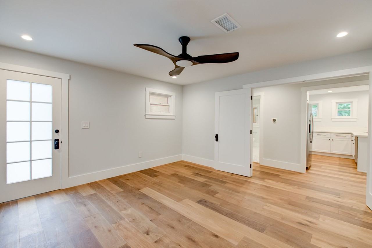 261 N Grand St - Photo 5 of 26