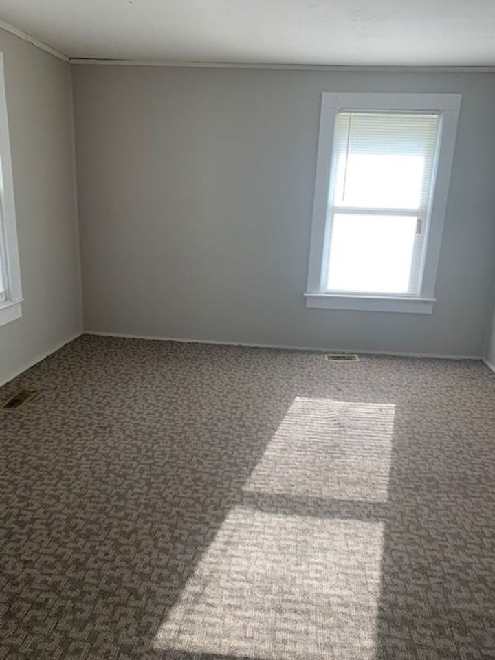 207 Erwin Ave - Photo 2 of 11