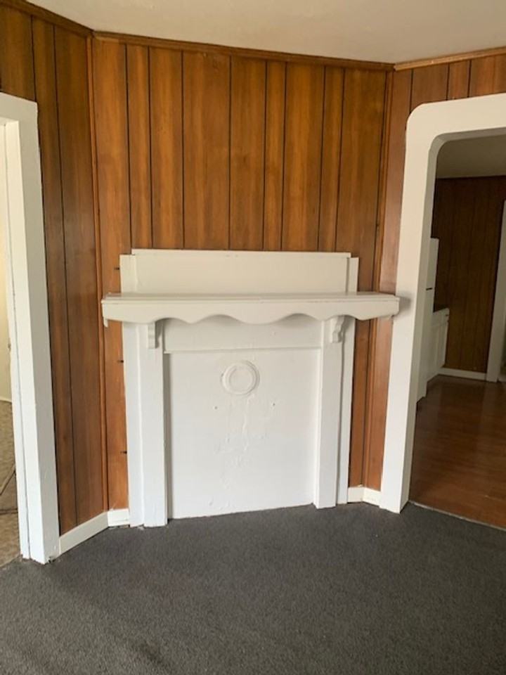 207 Erwin Ave - Photo 4 of 11