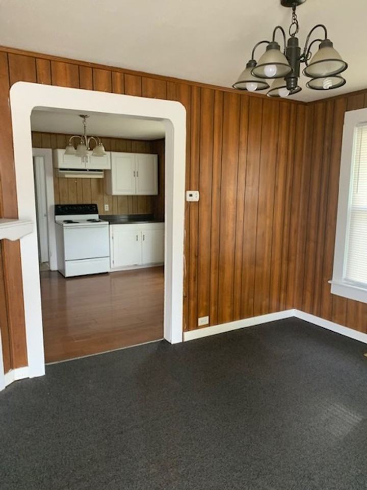 207 Erwin Ave - Photo 6 of 11