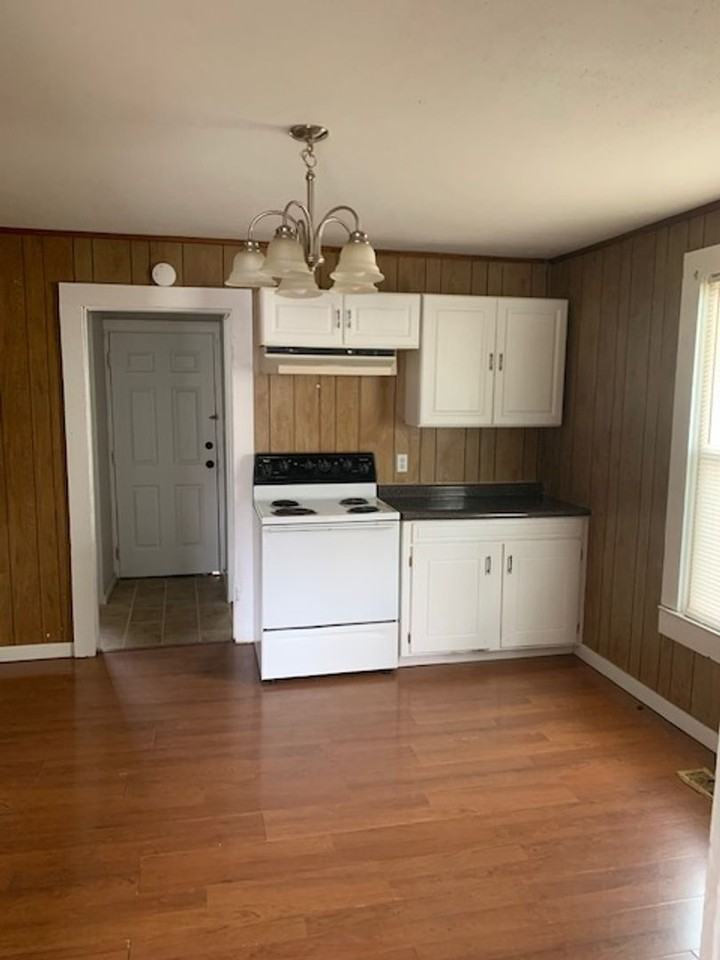 207 Erwin Ave - Photo 5 of 11