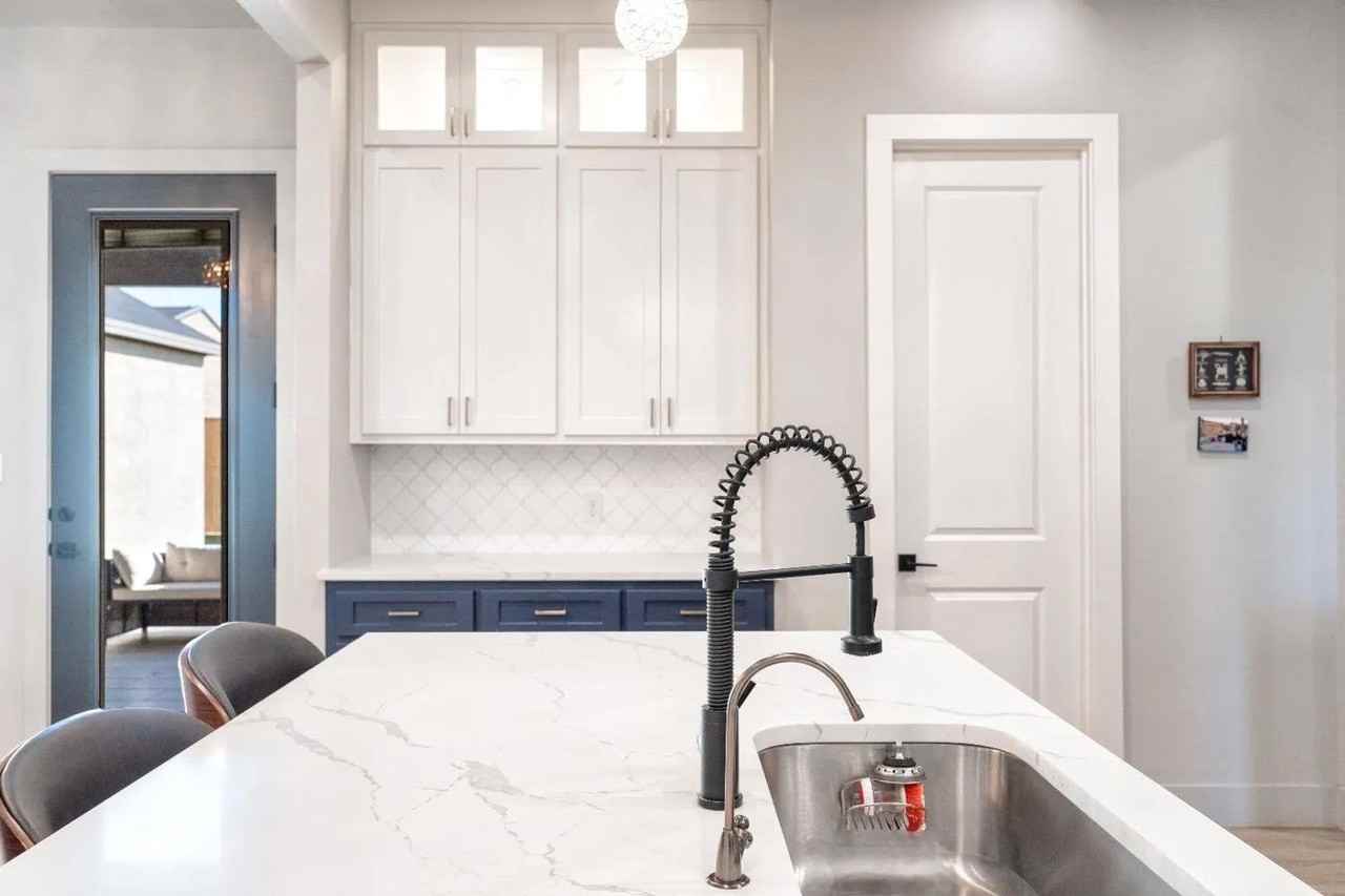 1205 Buckingham Ave - Photo 5 of 22