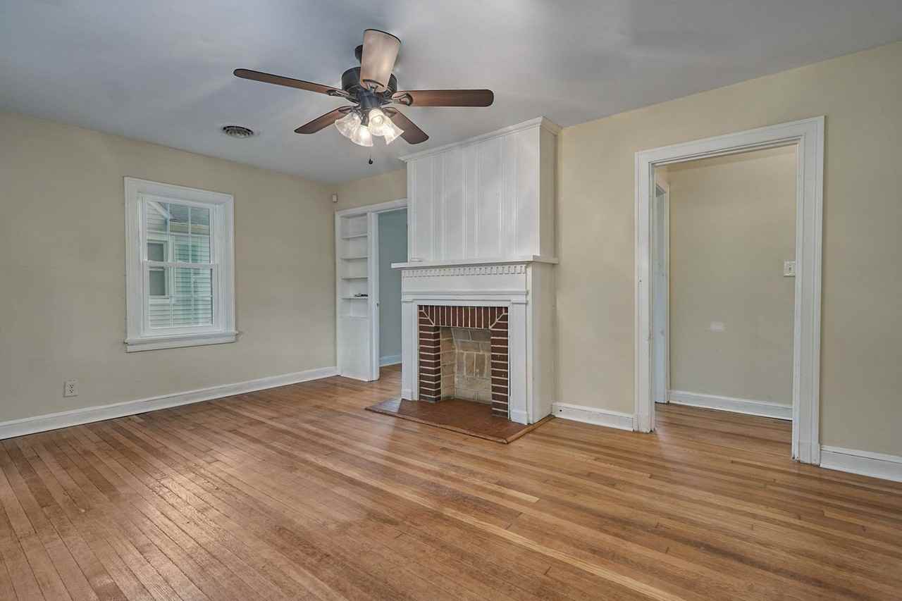 1022 Fourqurean Ln - Photo 3 of 17