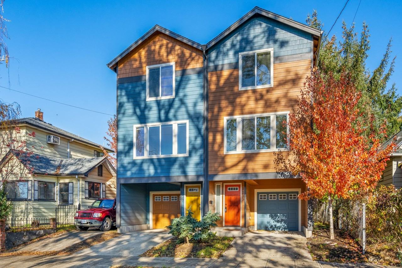 Remodeled 3/2.5 Townhomes - Photo 3 of 4