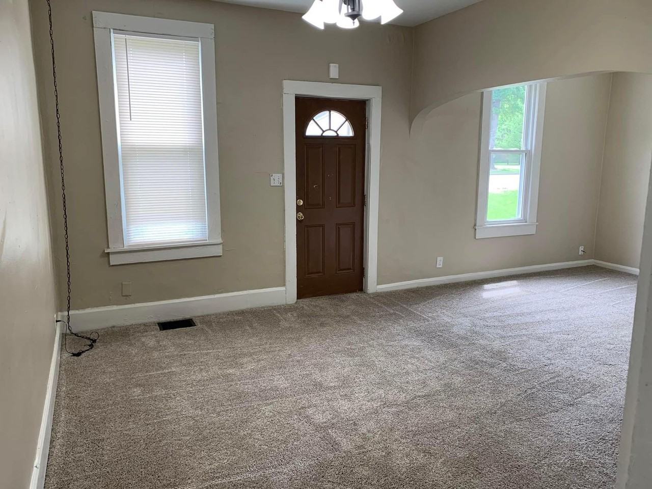 2100 N Weinbach Ave - Photo 2 of 25