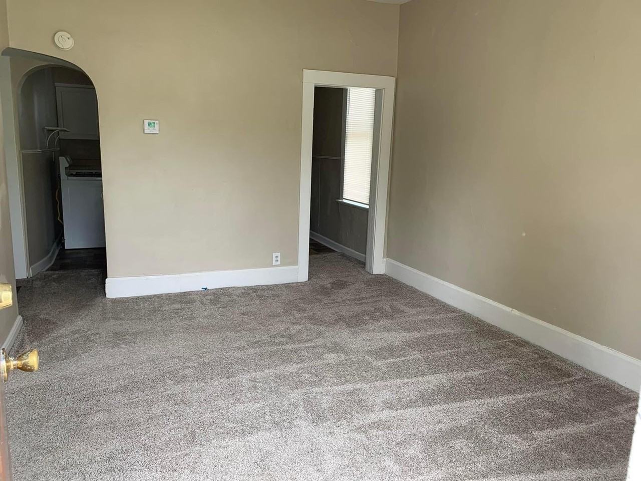 2100 N Weinbach Ave - Photo 3 of 25