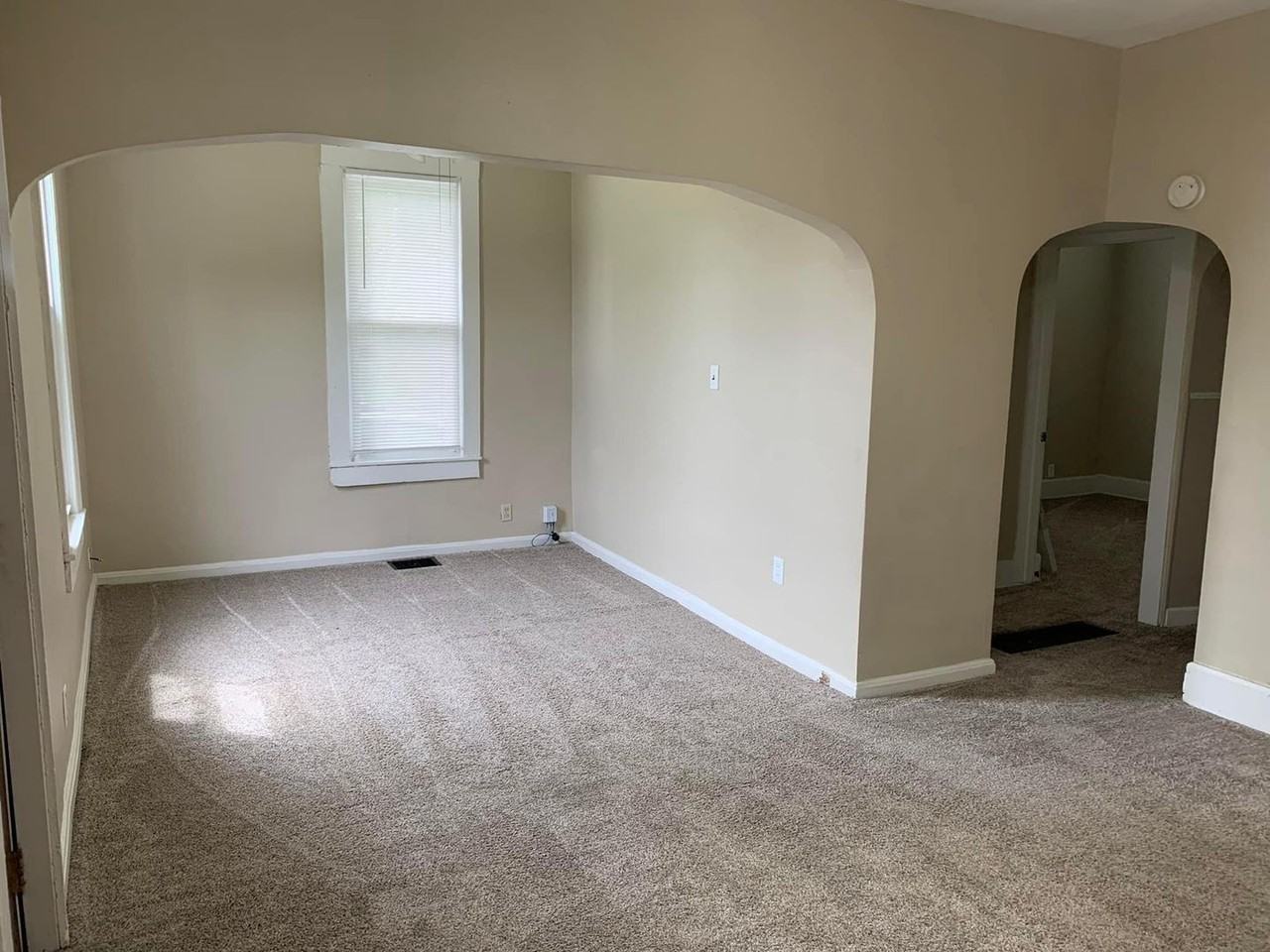 2100 N Weinbach Ave - Photo 4 of 25