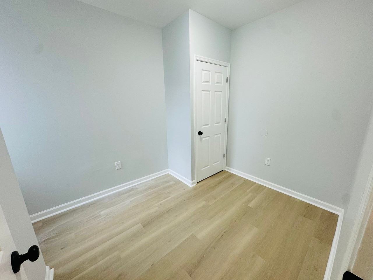 2562 N Chadwick St - Photo 5 of 16