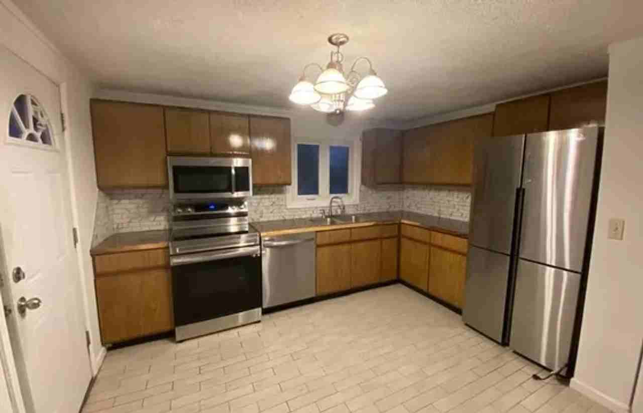 1 Woodbine St - Photo 2 of 11