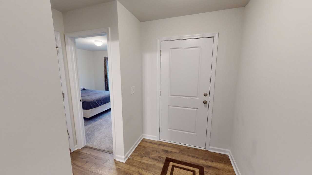 517 Phoenix Ln - Photo 4 of 39