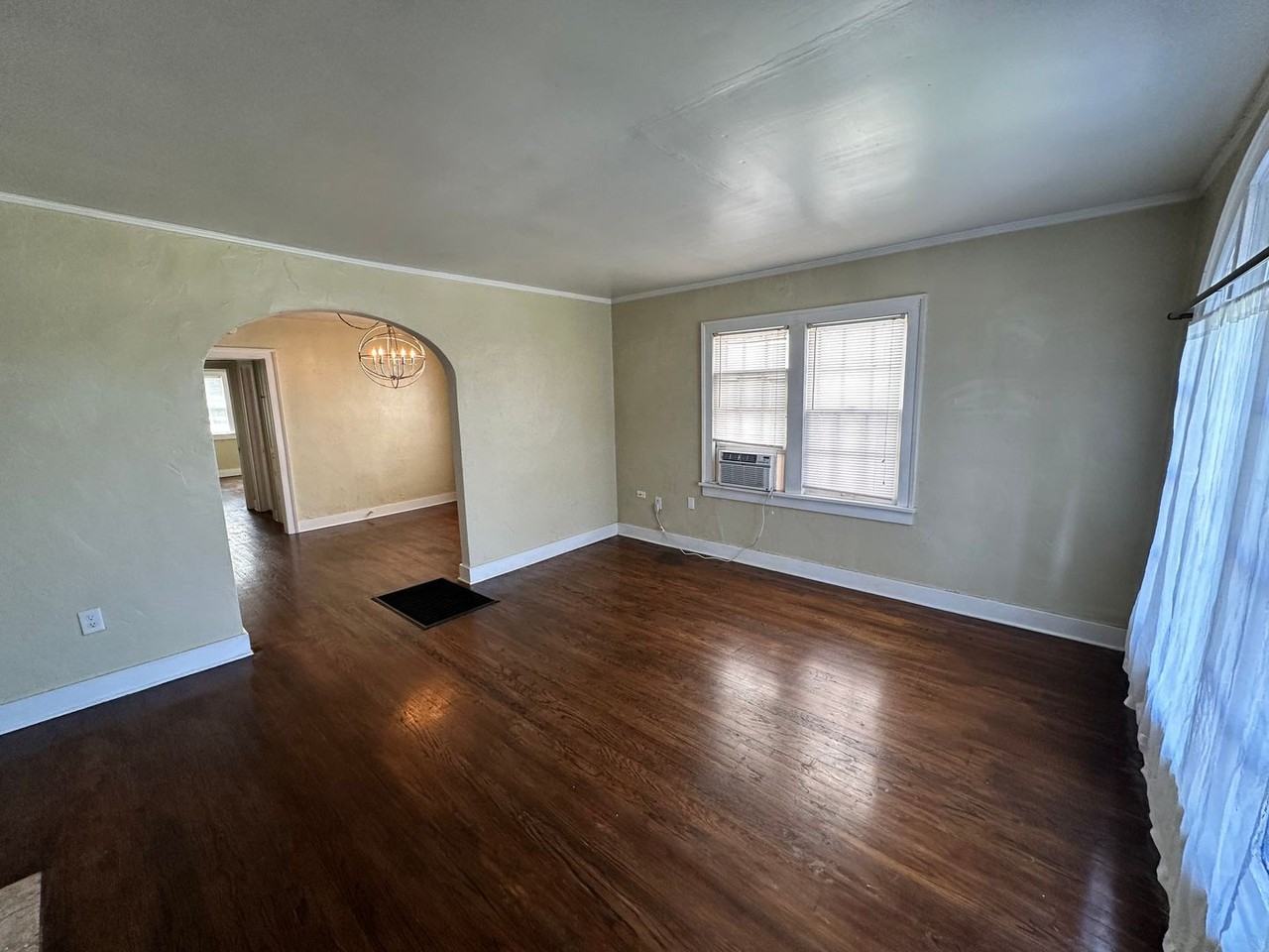 2856 Nw 19th St - Photo 2 of 13