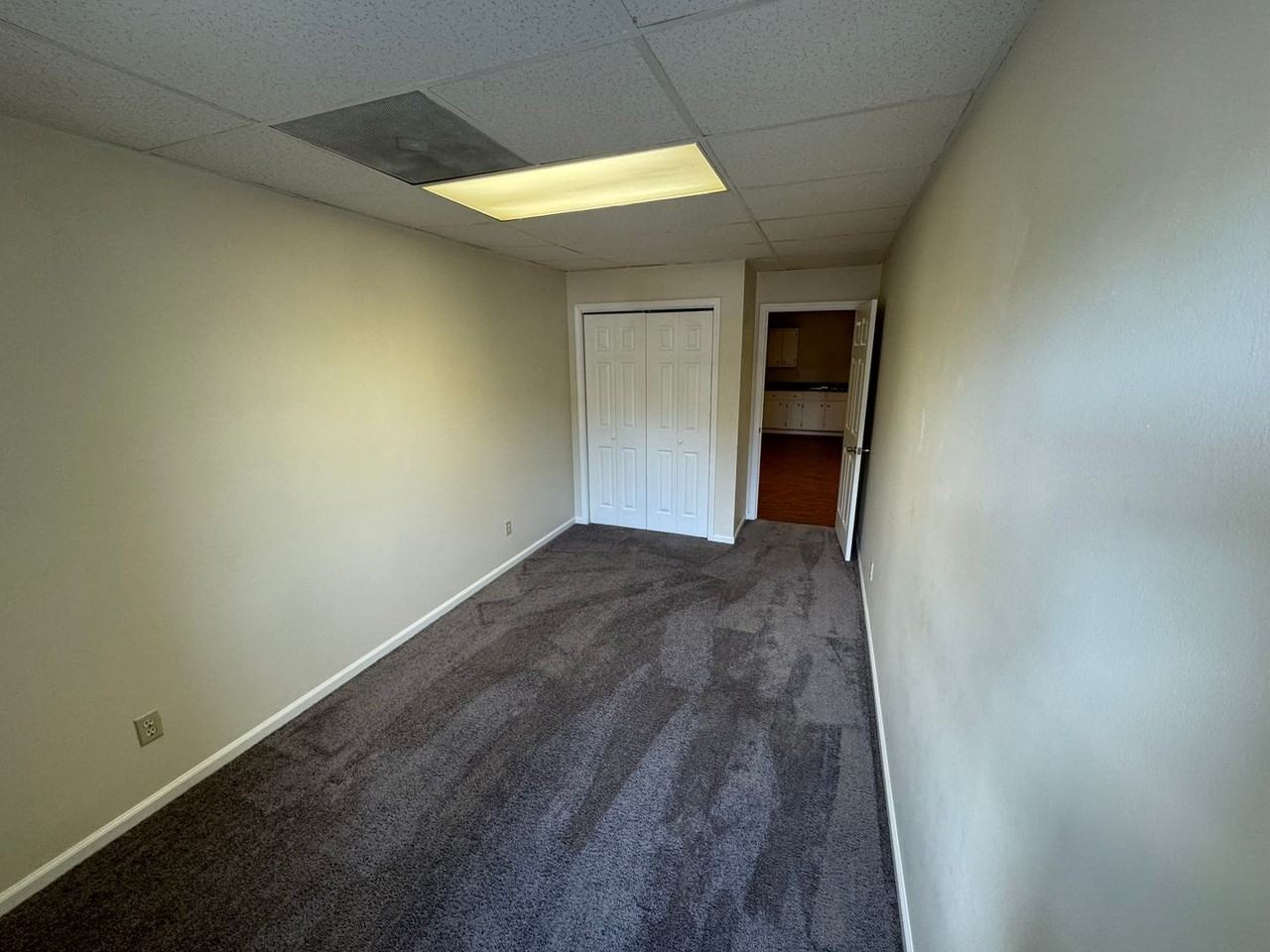 298 Broadway St - Photo 3 of 8