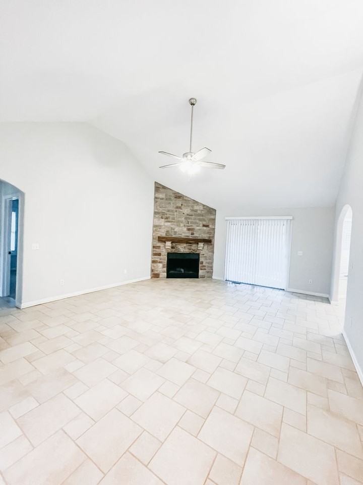 879 W Heather Glen Rd - Photo 2 of 31