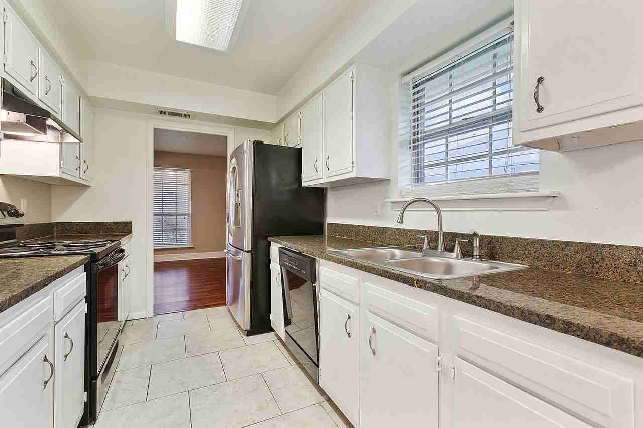 5549 Hamerick Dr - Photo 7 of 17