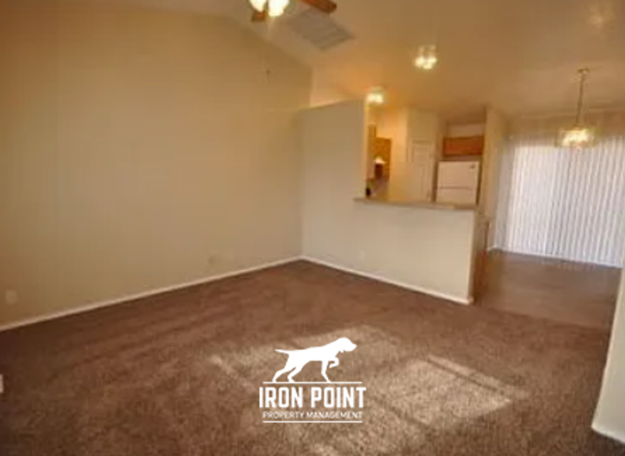 1013 Gold Creek Dr - Photo 2 of 12