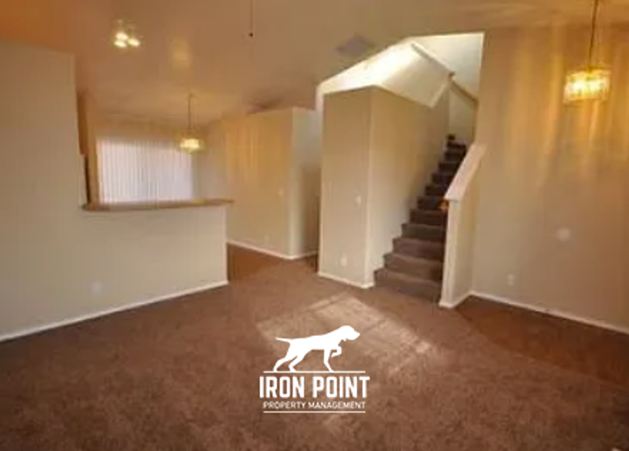 1013 Gold Creek Dr - Photo 3 of 12